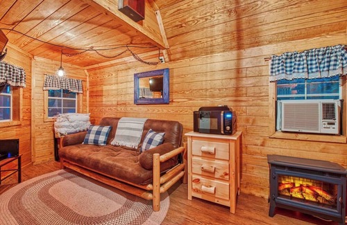 Gatlinburg - Pigeon Forge Cabaña | Tiny house experience! Re-discover Life, Love, Self and Peace