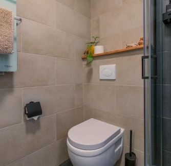 Municipality of Nijmegen Apartamento | Tiny house - fietsverhuur, eigen keuken en badkamer