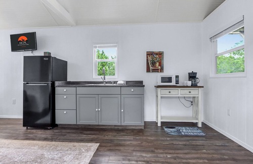 New Braunfels Casa | Tiny House on the Hill I Couples, stargazing