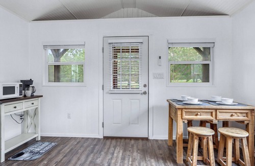 New Braunfels Casa | Tiny House on the Hill I Couples, stargazing