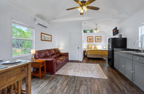 New Braunfels Casa | Tiny House on the Hill