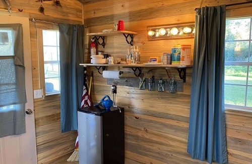 Absarokee Cabina | Tiny House on the Prairie