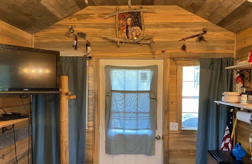 Absarokee Cabina | Tiny House on the Prairie