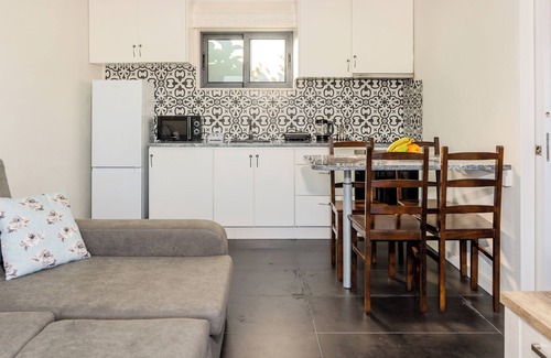 Baiao Otro | Tiny House at Paradise Farm in Douro