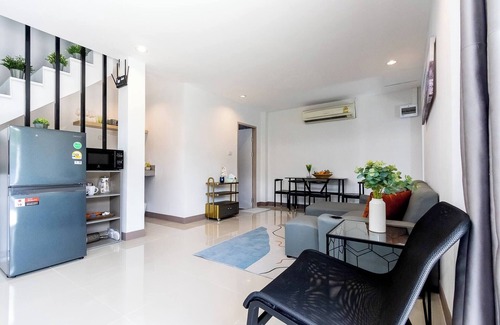 Bang Na Chalet De Esquí | Casa pequeña Srinakarin en la estación Sri Bearing
