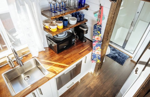 Cascade-Chipita Park Casa | Tiny House in the Big Mountains with Hot Tub & EV Charger! Near CO Springs!