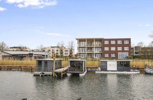 Zeewolde Alquiler De Eote | Tiny houseboat near the beach and the center