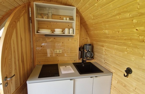 Belau Apartamento | Tiny Igloo Lindström on Lake Belau