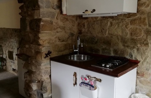 Perinaldo Apartamento | Tiny Rustico CASA LUCERTOLA with outdoor kitchen & pool. Pets welcome!