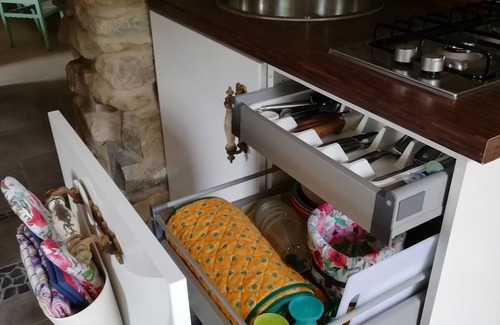 Perinaldo Apartamento | Tiny Rustico CASA LUCERTOLA with outdoor kitchen & pool. Pets welcome!