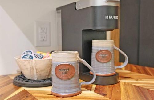 Bynum Apartamento | Tiny Tarheel Cozy Retreat Near UNC Tiny House