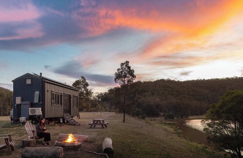 Upper Colo Cabina | Tiny Thomas Summary: