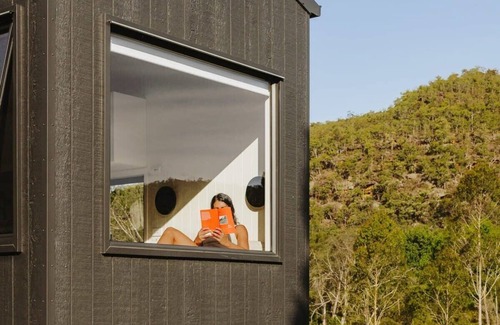 Upper Colo Cabina | Tiny Thomas Summary:
