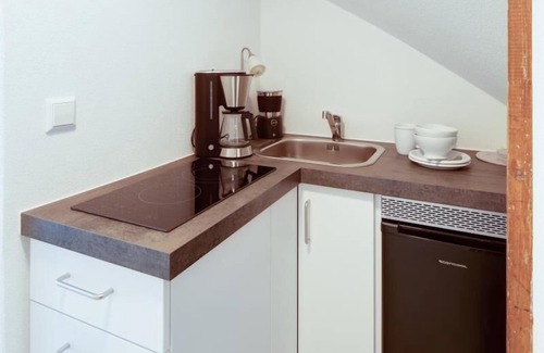 Schwaebisch Hall Apartamento | Tiny vacation apartment at the city park with small outdoor seating area