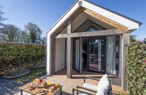 Heinkenszand Casa | Tiny Wellness House in Heinkenszand with a private sauna, hottub, garden, airco, free wifi, boutique design and a luxury wellness experience
