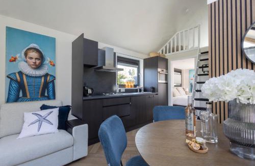 Heinkenszand Casa | Tiny Wellness House in Heinkenszand with a private sauna, hottub, garden, airco, free wifi, boutique design and a luxury wellness experience