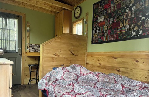 Westford Cabina | TinyTreehouse for Two