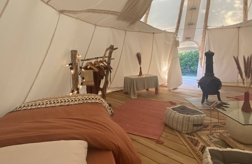 Ecurie Cabina | Tipi 8 places for unusual night