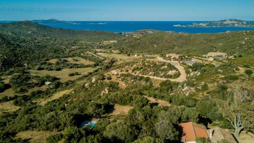 Cannigione Casa | Tipica Casa Sarda con Piscina Privata e Vista Mare