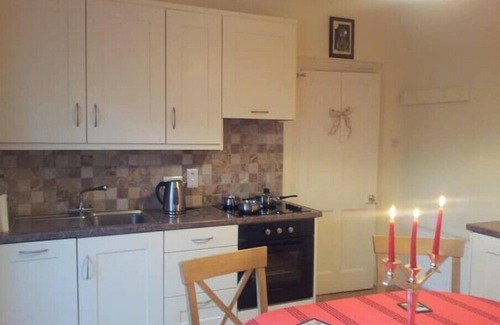 Ennis Casa | Tir na nOg cottage, Ennis town centre