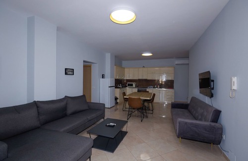 Tirana Apartamento | Tirana Skyline Rooftop 3BR w/Hot Tub, Plunge Pool & Free Parking