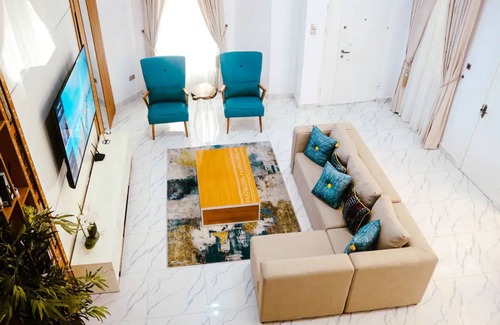Ofin Casa | Tire’s Sweet Luxury Home: 10 minutes to Lekki Conservation Center