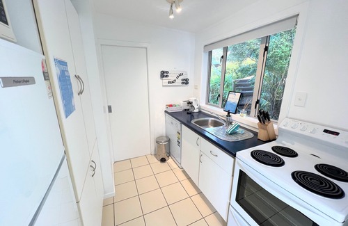 Oneroa Cabaña | Tiri Cottage - Seaviews in Oneroa