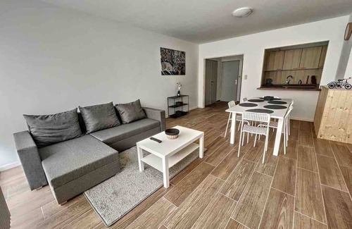 Charleroi Apartamento | Tirou 5 center - train station - airport