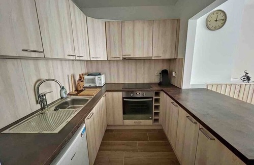 Charleroi Apartamento | Tirou 5 center - train station - airport