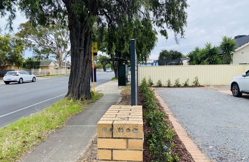 Novar Gardens Casa | TJ’s Retro Retreat between Glenelg and CBD