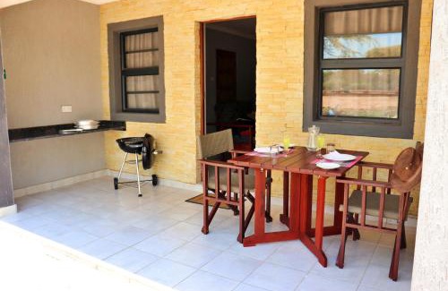 Kasane Cabina | Tlou Safari Lodge