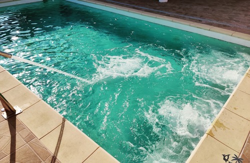 Tabaiba Chalet De Esquí | Private heated saline pool with water cannon and jacuzzi.