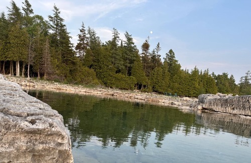 Lion's Head Cabaña | Tobermory cottage, lakefront, waterfront, private beach, boat dock