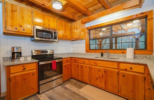 Suches Cabina | Toccoa River cabin - 2 Bd & 2 Bath