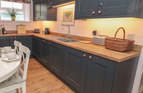Hallington Cabaña | TODRIDGE BARN, pet friendly, character holiday cottage in Corbridge