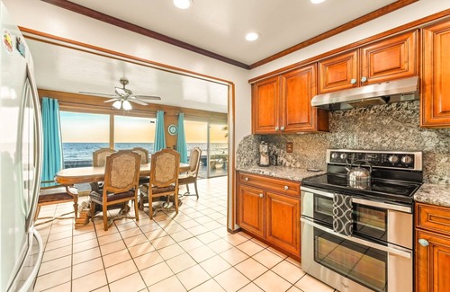 Mussel Shoals Casa | Toes in the Sand! Great Location!