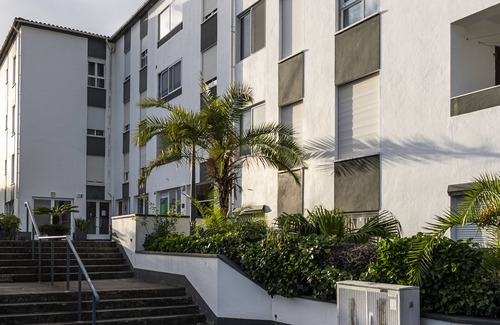 Ponta Delgada Condominio | Toi et Moi -City Center Condo + estacionamiento gratuito, tuyo por descubrir