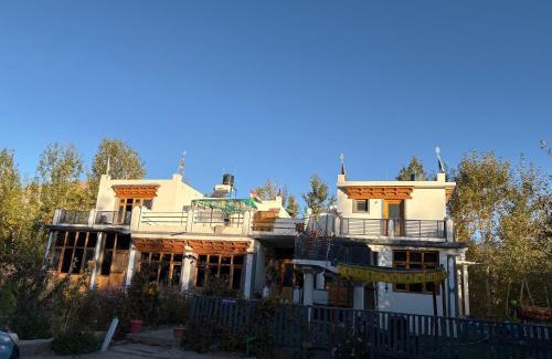 She Casa | TOKPORINCHEN GUESTHOUSE "homestay"