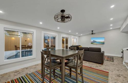 New Braunfels Casa | Tolle Haus: W/Pool & Firepit-Walk to Schlitterbahn, Comal Chutes & Downtown!
