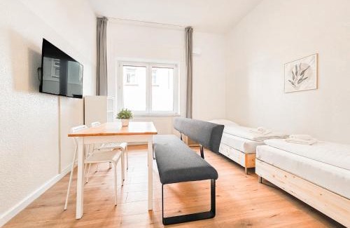 Hochfeld Apartamento | Tolstov Apartments - 2 Zimmer Wohnung mit Terrasse - 25 Min Messe DUS