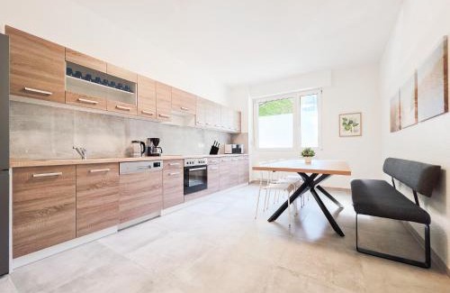 Derendorf Apartamento | Tolstov Apartments - 3 Room Apartments - Kitchen - Balcony - 5 min to Messe DUS