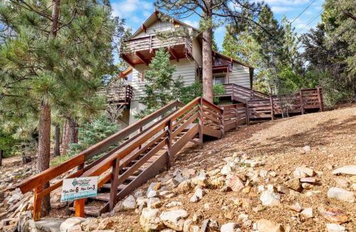 Upper Moonridge Casa | Tomeny Cabin- Relaxing Resort Chalet w/Foosball