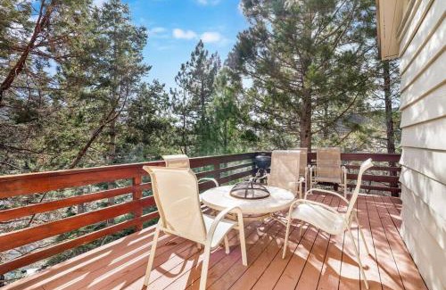 Upper Moonridge Casa | Tomeny Cabin- Relaxing Resort Chalet w/Foosball