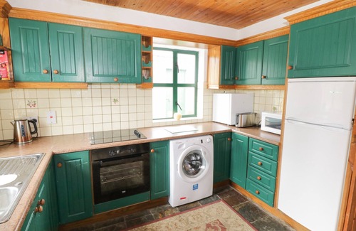 Westport Cabaña | TOM’S COTTAGE, family friendly in Westport, County Mayo
