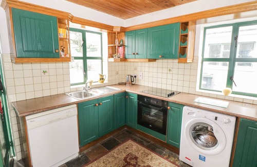 Westport Cabaña | TOM’S COTTAGE, family friendly in Westport, County Mayo