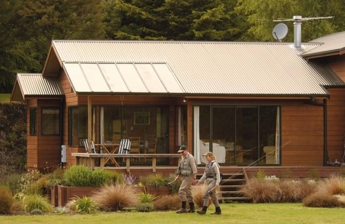Turangi Villa | Tongariro Lodge Villa
