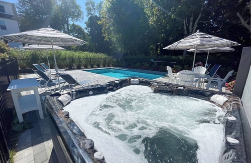 East Orleans Casa | East Orleans Vacation Estate Includes Guest House, Heated Pool, Hot Tub: 232-O