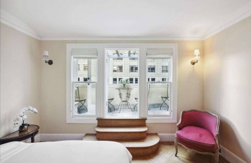 Downtown San Francisco Cabina | Tony Bennett Suite, Charming Private Suite with balcony in lovely San Francisco