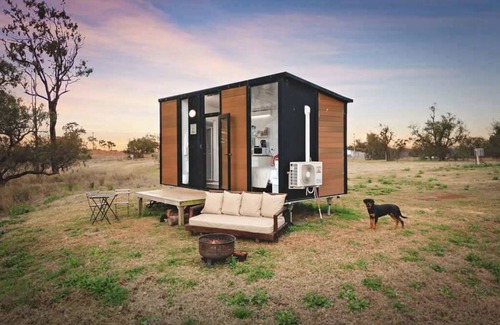 Goombungee Casa | Toowoomba Valley Views by Tiny Away