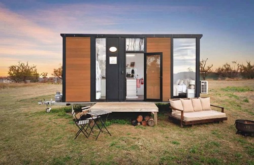 Goombungee Casa | Toowoomba Valley Views by Tiny Away